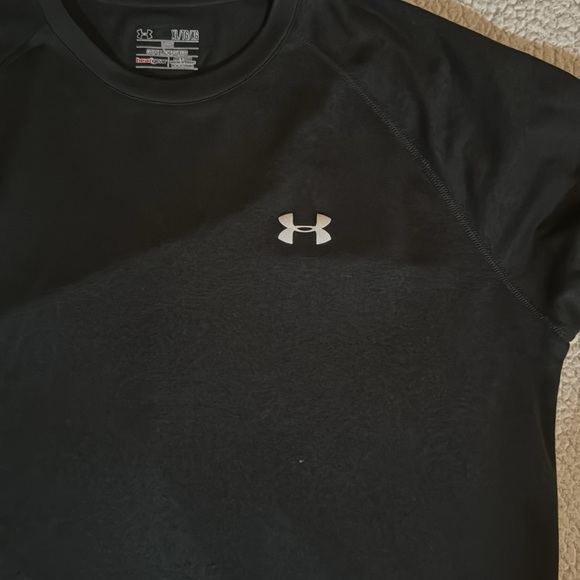 Under Armour T-Shirt - Picture 2 of 3